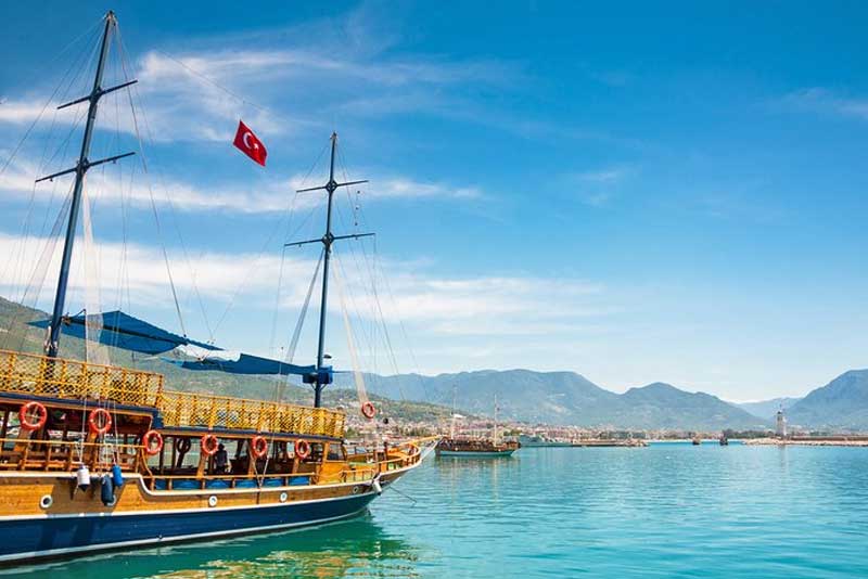 سفر با قایق در آلانیا