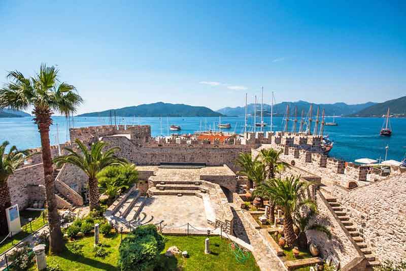 شهرهای قدیمی و قلعه مارماریس را کاوش کنید