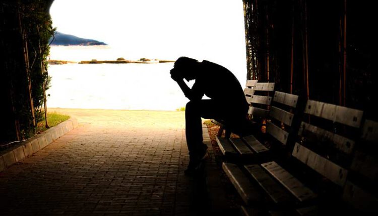 پنج راه برای آرامش بخشیدن به فردی که سوگوار است