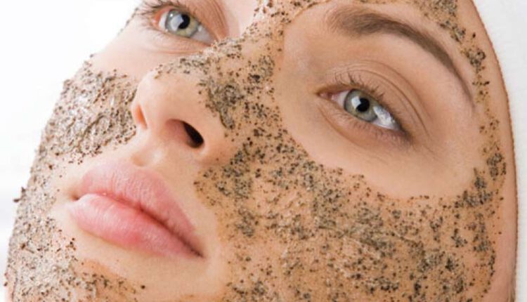 چهار اسکراب صورت که به راحتی در خانه تهیه می‌ شوند