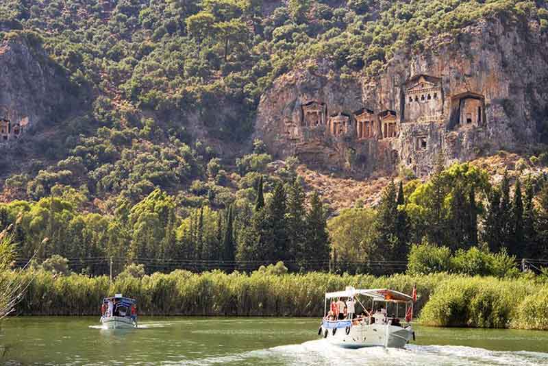 سفر دریایی در کنار رود دالیان