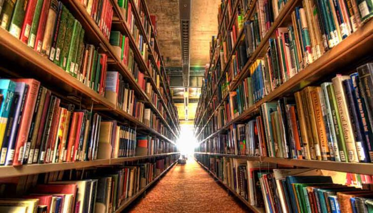 بهترین رمان‌ های ایرانی که حتما باید بخوانید