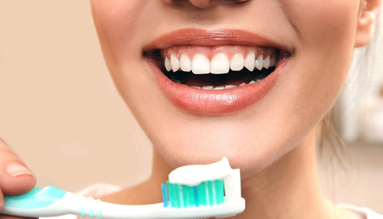 11 راه برای سالم نگه داشتن و مراقبت از دندان ‌ها
