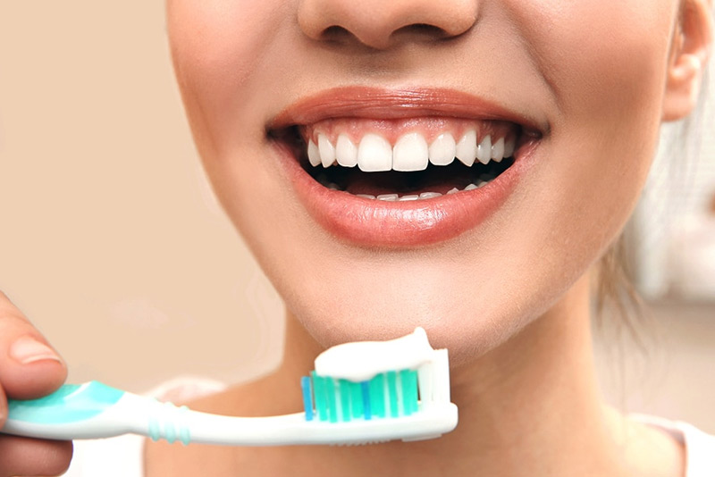 11 راه برای سالم نگه داشتن و مراقبت از دندان ‌ها