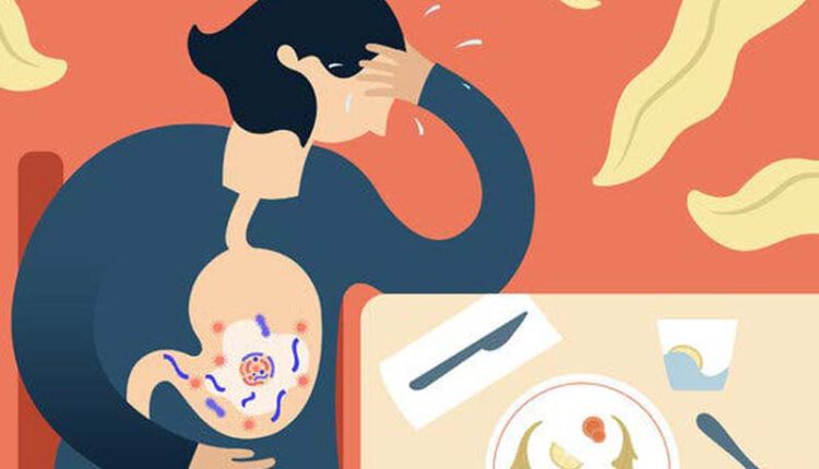 مسمومیت غذایی چیست؟ چه علائمی دارد و چگونه درمان می شود؟