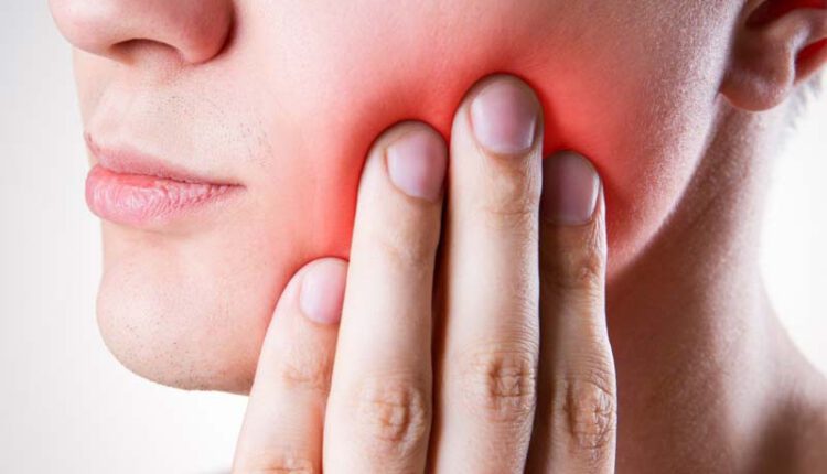 پخش شدن عفونت دندان چه خطراتی به همراه دارد؟