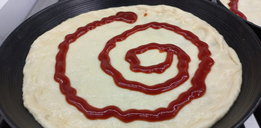 سس پیتزا مرغ و قارچ