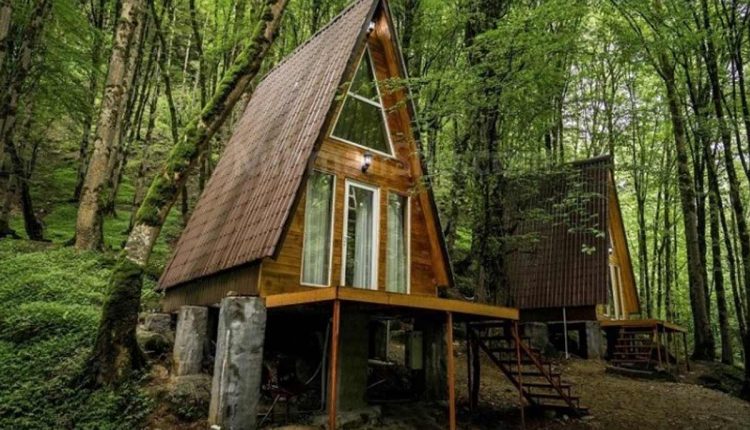 زیباترین کلبه های چوبی وسط جنگل